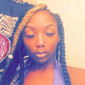 Meet your Posher, Kaia